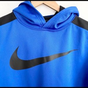 NWT Boys Nike Therma Dri-Fit Hoodie Youth M5-6